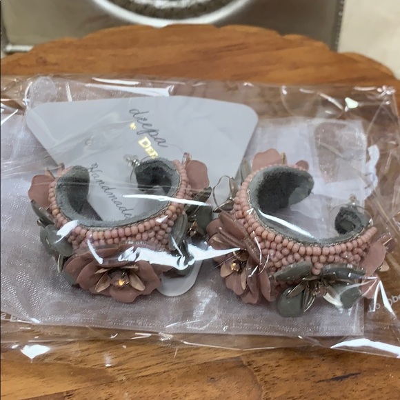 DEEPA GURNANI HAND MADE GRAYCE HOOP EARRINGS - Picture 13 of 14